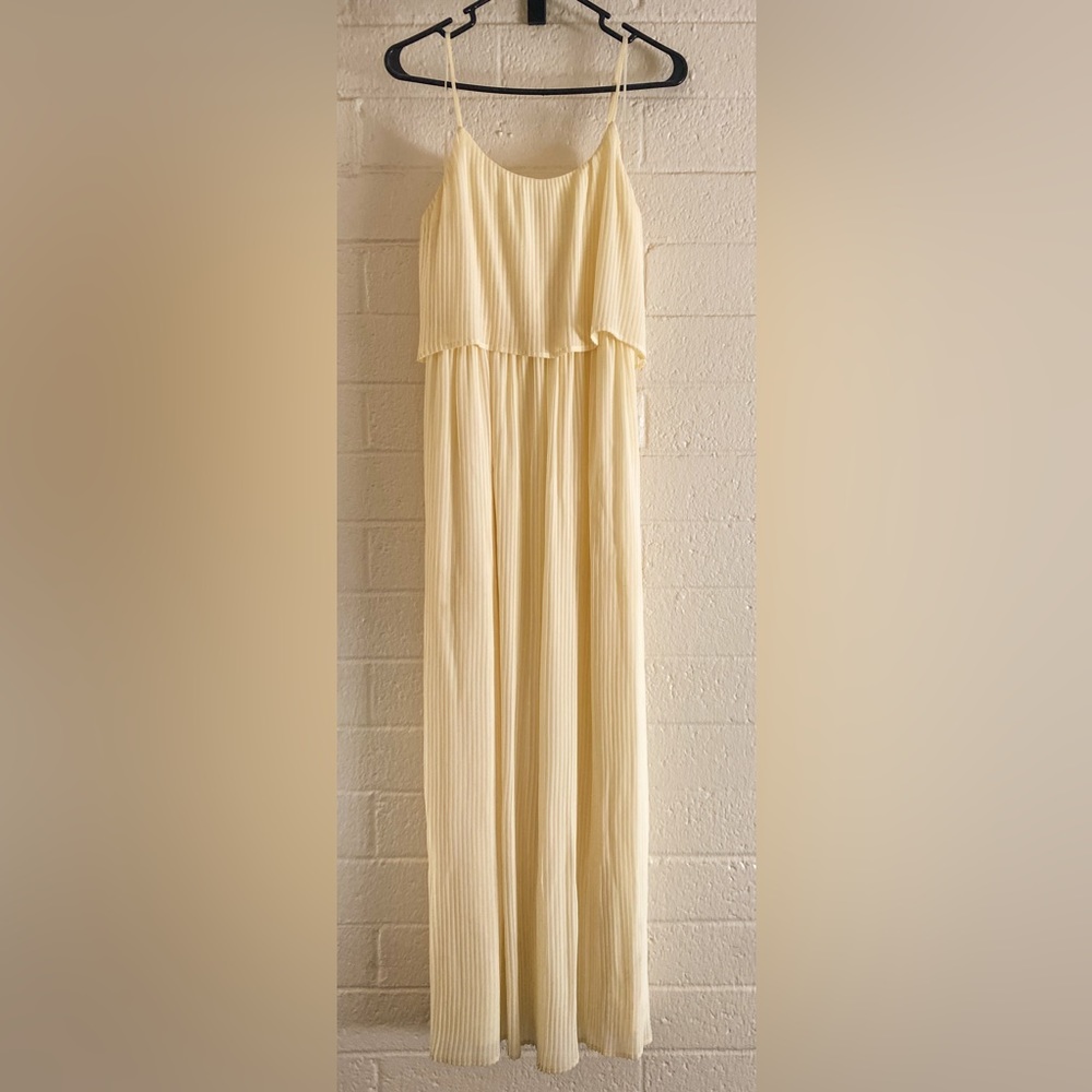 LC Lauren Conrad Pleated Popover Maxi
Dress, Yellow, size Small